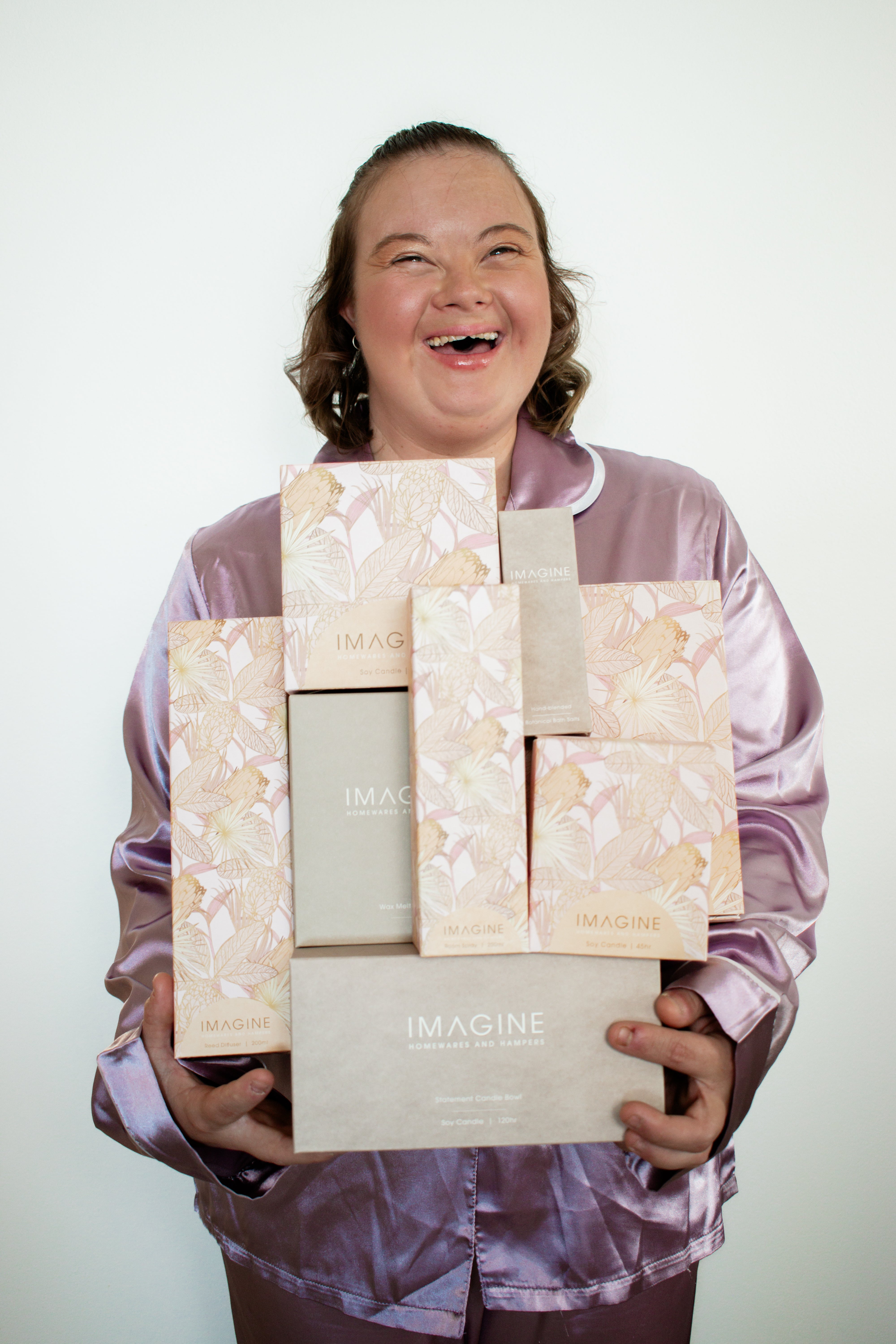 Pear & Freesia Scented Candle 200g